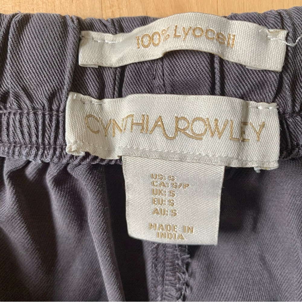 Cynthia Rowley - Blue Grey Shorts - Pockets and Drawstring - Picture 3 of 3